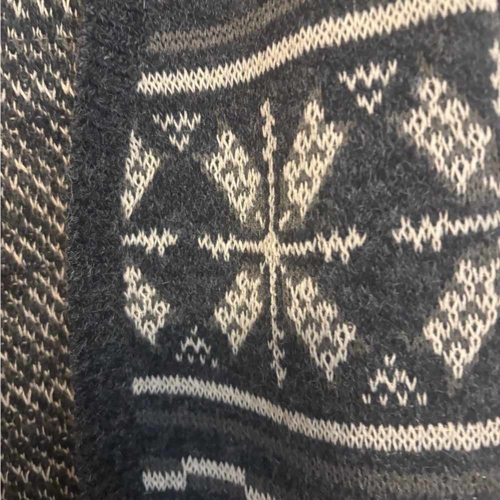 Nwt GeeGee long sweater size m/l - Picture 2 of 5